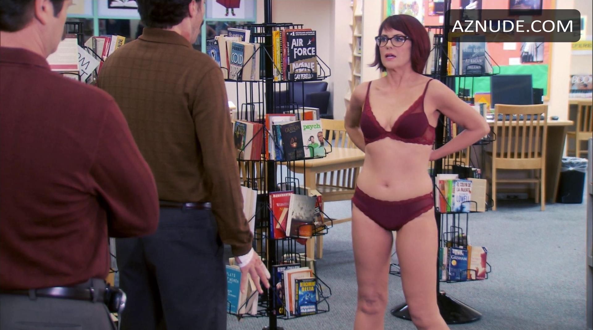 Megan Mullally Nude Pictures 2